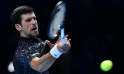 Le Serbe Novak Djokovic face à l'Allemand Alexander Zverev au Masters, le 14 novembre 2018 à Londres