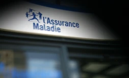 Sécu: légère réduction du déficit en 2015, à -12,8 mds d'euros 