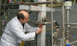 Un inspecteur de l'AIEA sur le site de la centrale nucléaire iranienne de Natanz, le 20 janvier 2014