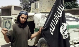 Photo non datée extraite le 16 novembre 2015 du magazine en ligne Dabiq du groupe Etat islamique censé montrer Abdelhamid Abaaoud, alias Abu Umar al-Baljiki