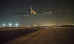 L'avion Solar Impulse 2 s'envole de l'aéroport international du Caire le 24 juillet 2016