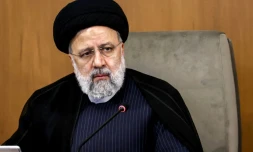 Photo émanant de la présidence iranienne montrant le président iranien Ebrahim Raïssi présidant une réunion, le 2 avril 2024 à Téhéran