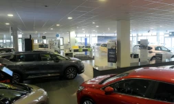 Les coonstructeurs automobiles  français Renault et PSA ont légèrement mieux résisté que le marché
