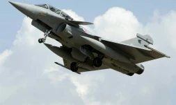 La GrĂšce doit conclure lundi l'achat de 18 avions de combat Rafale Ă la France
