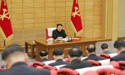 Kim Jong Un annonce des mesures de confinement pour endiguer l'épidémie de Covid-19, à Pyongyang, le 14 mai 2022