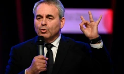 Le président de la région des Hauts-de-France et candidat à la primaire des Republicains pour la présidentielle, Xavier Bertrand, lors d'un meeting à La Baule le 5 novembre 2021