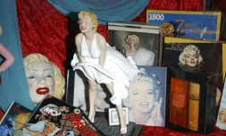 Des souvenirs évoquant Marilyn Monroe exposés au Hollywood Museum en 2004