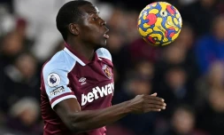 Le défenseur français de West Ham, Kurt Zouma, contre Watford en Premier League, le 8 février 2022 à Londres  