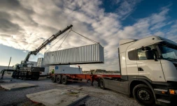 Démontage de l'ex-Centre d'accueil provisoire (CAP) à Calais, dans le nord de la France, le 14 février 2017