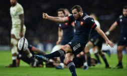 L'ouvreur du XV de France Camille Lopez face aux Anglais en ouverture du Tournoi des six nations à Twickenham, le 4 février 2017 