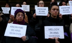 Des manifestantes contre les violences faites aux femmes, Ă Bordeaux, samedi 22 novembre 2025