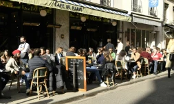 Terrasse pleine à Arcachon le 19 mai 2021, jour de la réouverture