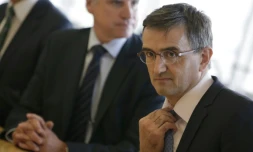 L'ancien DRH d'Air France Xavier Broseta, dont la chemise arrachée par des manifestants avait eu un retentissement mondial, le 6 octobre 2015 au siège d'Air France à Roissy 