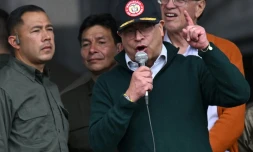 Le président colombien Gustavo Petro prononce un discours à Bogota le 1er mai 2024, dans lequel il annonce vouloir rompre les liens diplomatiques avec Israël