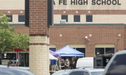 Le Santa Fe High School où un élève a tué 10 personnes et en a blessé 10 autres vendredi