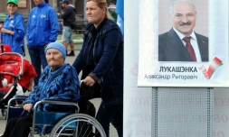 Le portrait du président Alexandre Loukachenko le 10 septembre 2015 dans une rue de Minsk