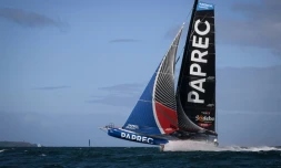Yoann Richomme à bord de son Imoca Paprec Arkéa, au large de Lorient, quelques mois avant de prendre le départ de la 10e édition du Vendée Globe, le 16 avril 2024