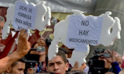 Des Vénézuéliens manifestent contre la pénurie de médicaments à Caracas le 13 avril 2016