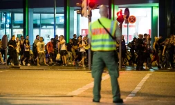 Des personnes évacuées du centre commercial Olympia Einkaufzentrum le 22 juillet 2016 à Munich