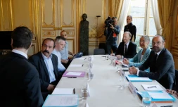 Le Premier ministre Edouard Philippe (D) et Philippe Martinez (G), secrétaire général de la CGT, reçu à Matignon le 25 mai 2018 à Paris
