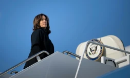 La vice-présidente et candidate démocrate Kamala Harris le 2 octobre 2024 à l'aéroport d'Augusta en Géorgie (sud)