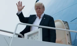 Le président américain Donald Trump arrive à la base aérienne du Maryland le 13 juin 2018, après le sommet de Singapour