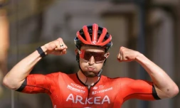 Le coureur français Kévin Vauquelin lors de sa victoire sur la 2e étape du Tour de France, à Bologne, le 30 juin 2024