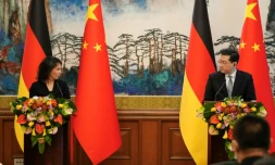 Les ministres des Affaires étrangères chinois Qin Gang (D) et allemande Annalena Baerbock, lors d'une conférene de presse conjointe à Pékin le 14 avril 2023