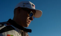 L'Estonien Ott TÀnak (Toyota Yaris) arrive au parc fermé lors de la 2e journée du Rallye de Catalogne, le 26 octobre 2019 à Salou