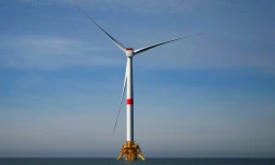 Eolienne installée au large de Port-de-Bouc, dans les Bouches-du-RhÎne, le 7 décembre 2023