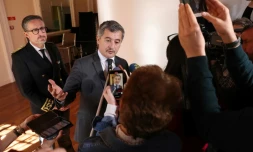 Le ministre de la Justice Gérald Darmanin s'adresse à la presse à Ajaccio, en Corse, le 27 février 2025