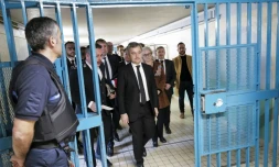 Le ministre de la Justice Gerald Darmanin en visite à l'établissement pénitentiaire de Saint-Maur, près de Chateauroux, le 28 février 2025