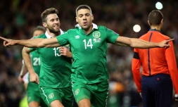 Jonathan Walters célèbre son penalty réussi pour l'Irlande face à la Bosnie-Herzégovine, le 16 novembre 2015 à Dublin 