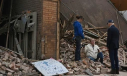 Le président américain Joe Biden en visite à Mayfield, ville du Kentucky ravagée par une tornade, le 15 décembre 2021