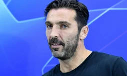 Le gardien de but italien du PSG Gianluigi Buffon en conférence de presse le 5 novembre 2018 à Naples