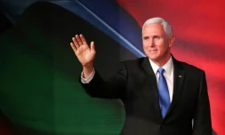 Le vice-président américain Mike Pence à son arrivée au sommet de l'Apec à Port Moresby le 17 novembre 2018