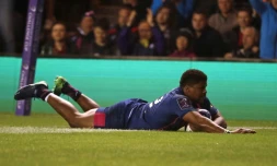 Le trois-quarts centre du Stade Français Jonathan Danty inscrit un essai contre Gloucester en finale du Challenge européen, le 12 mai 2017 à Edinburgh