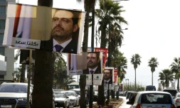 Des portraits à Beyrouth le 10 novembre 2017 du Premier ministre libanais Saad Hariri qui a annoncé sa démission surprise depuis l'Arabie saoudite il y a une semaine et n'est pas rentré dans son pays depuis
