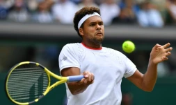 Jo-Wilfried Tsonga lors de son élimination par Rafael Nadal aux portes des 8e de finale de Wimbledon le 6 juillet 2019