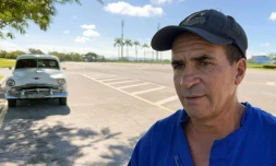 Le Cubain Pedro Roberto Gamuza, pĂšre de Robeisi Alexander Gamuza Perez, parti combattre en Ukraine, et de Liogi Gamuza Perez, arrĂȘtĂ© pour "mercenariat", lors d'une interview Ă Santa Clara, le 11 septembre 2023 Ă Cuba