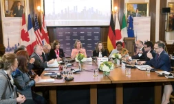 Les ministres des Affaires étrangÚres du G7 (Etats-Unis, France, Allemagne, Royaume-Uni, Italie, Japon et Canada) lors d'une réunion de deux jours à Toronto, au Canada le avril 2018