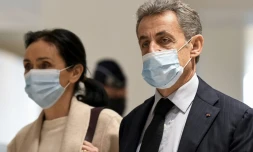 L'ancien président Nicolas Sarkozy et son avocate Me Jacqueline Laffont arrivent au tribunal de Paris, le 10 décembre 2020
