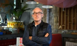 Pierre Pavy pose dans un de ses restaurants "Ici Grenoble", le 18 janvier 2018 Ă Grenoble