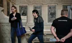 Le nationaliste corse Stéphane Tomasini (C) au palais de justice de Paris, le 28 septembre 2016