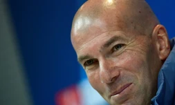 L'entraîneur du Real Zinédine Zidane en conférence de presse le 1er mai 2017 à Madrid