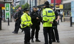 Des policiers britanniques à Manchester, le 28 mai 2017