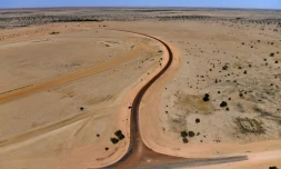 Vue aérienne du désert aride de l'arrière-pays australien, le 31 août 2018 à Birdsville