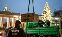 Installation de blocs de béton anti-intrusion, le 22 décembre 2016 à Berlin