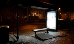 un abribus cassé lors d'échauffourées à Argenteuil en février 2017