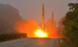 Photo fournie le 21 juillet 2016 par l'agence officielle nord-coréenne KCNA, d'un tir de missile à une date non précisée